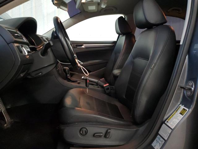 2017 VOLKSWAGEN PASSAT R-L 1VWDT7A35HC013098