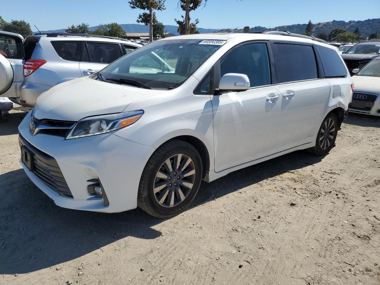 TOYOTA SIENNA XLE