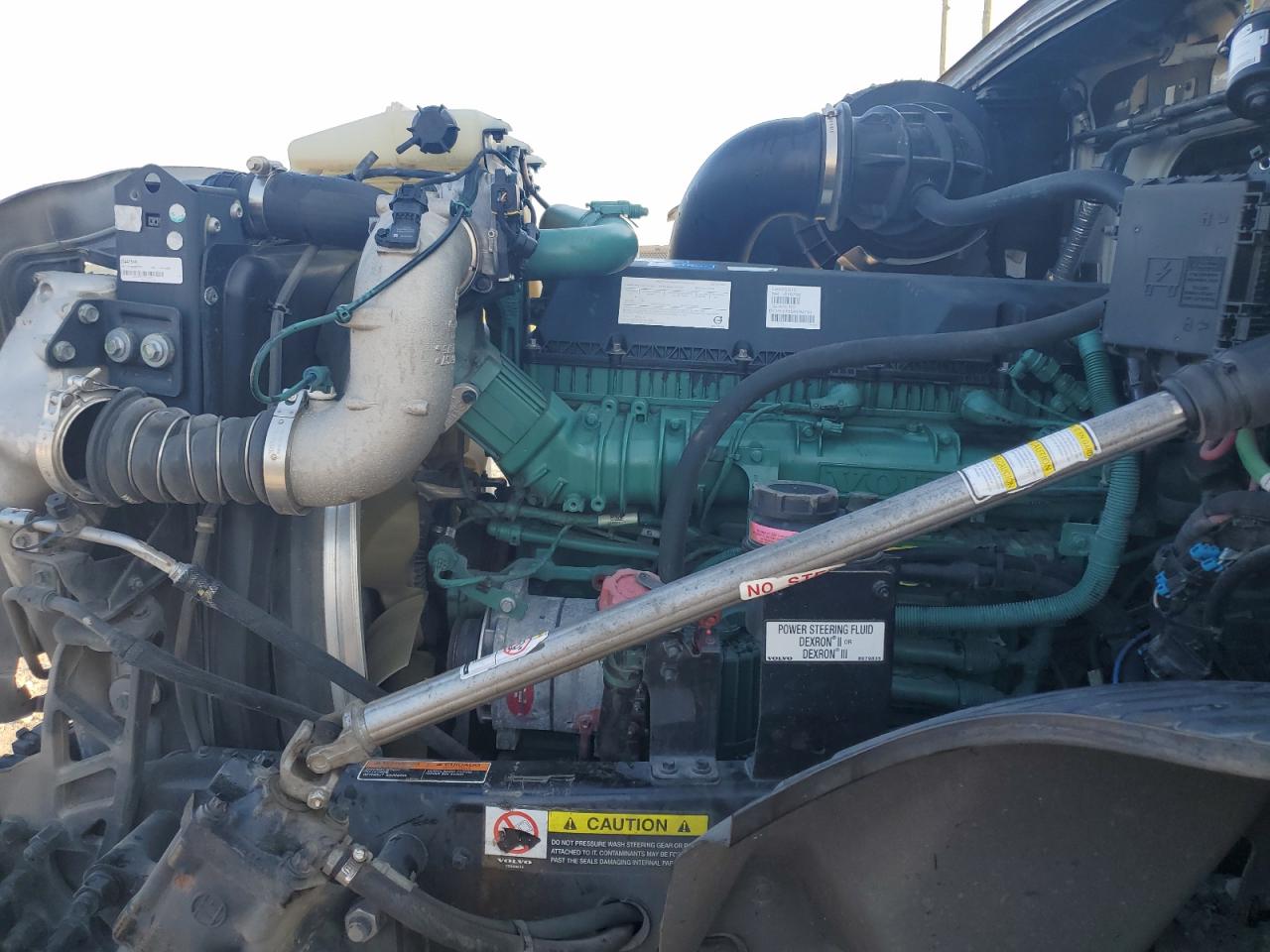 Lot #3254682177 2023 VOLVO VNL