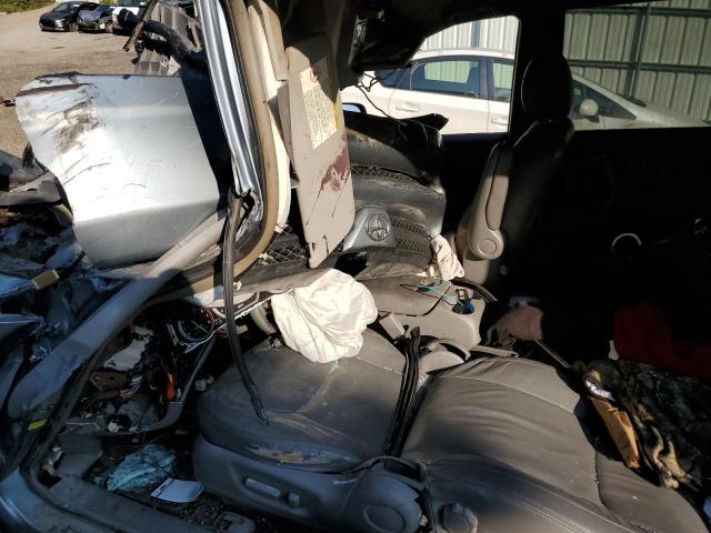 2004 TOYOTA SIENNA XLE #3291304443