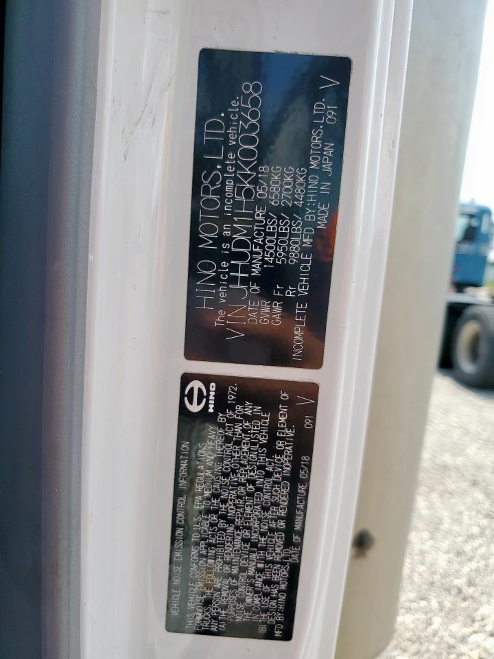 Lot #3216952372 2019 HINO 155