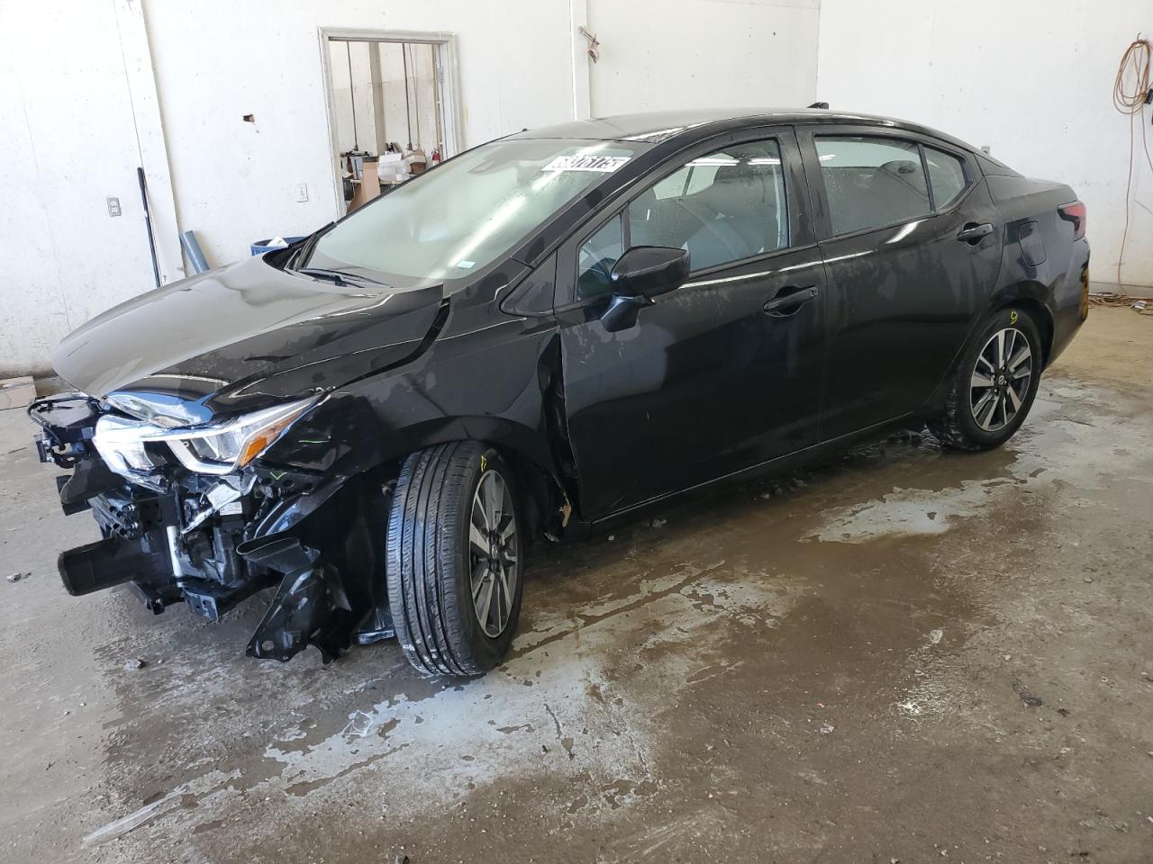 NISSAN VERSA SV