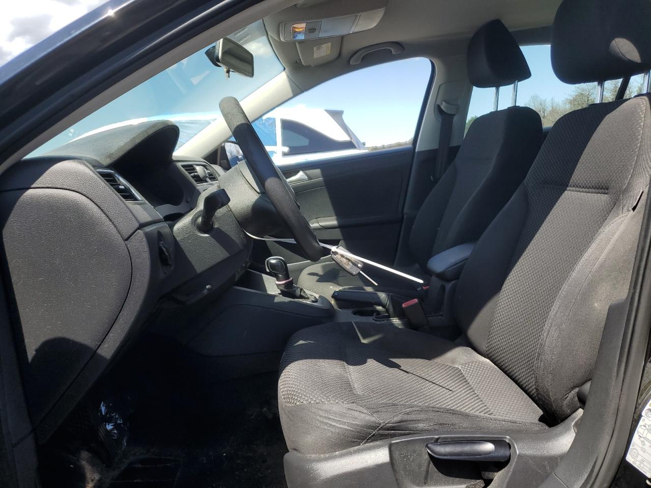 VOLKSWAGEN JETTA BASE