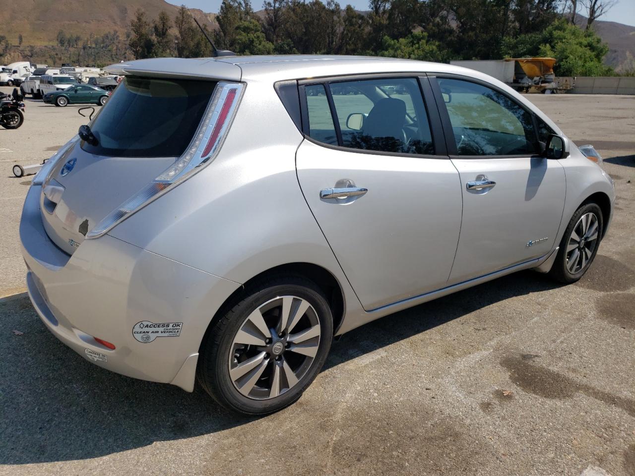 NISSAN LEAF S