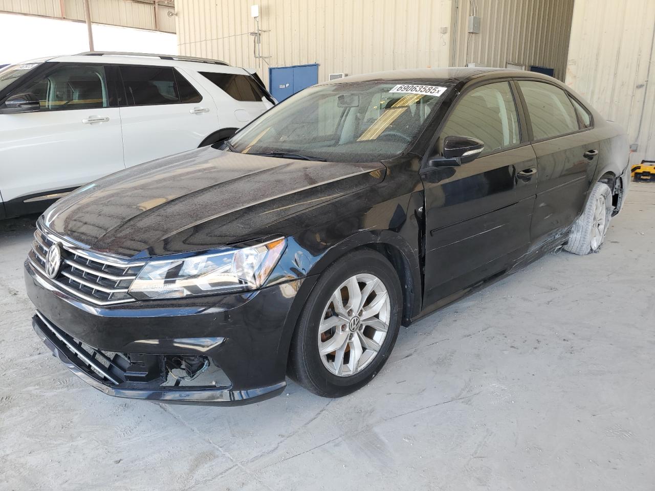 VOLKSWAGEN PASSAT S