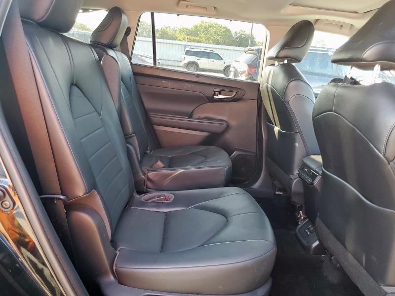 2022 TOYOTA HIGHLANDER - 5TDGZRAH6NS539434