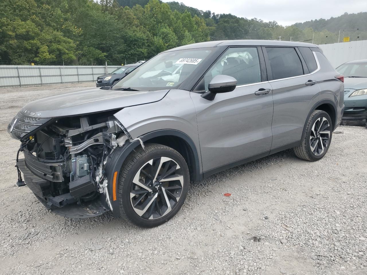 MITSUBISHI OUTLANDER SE