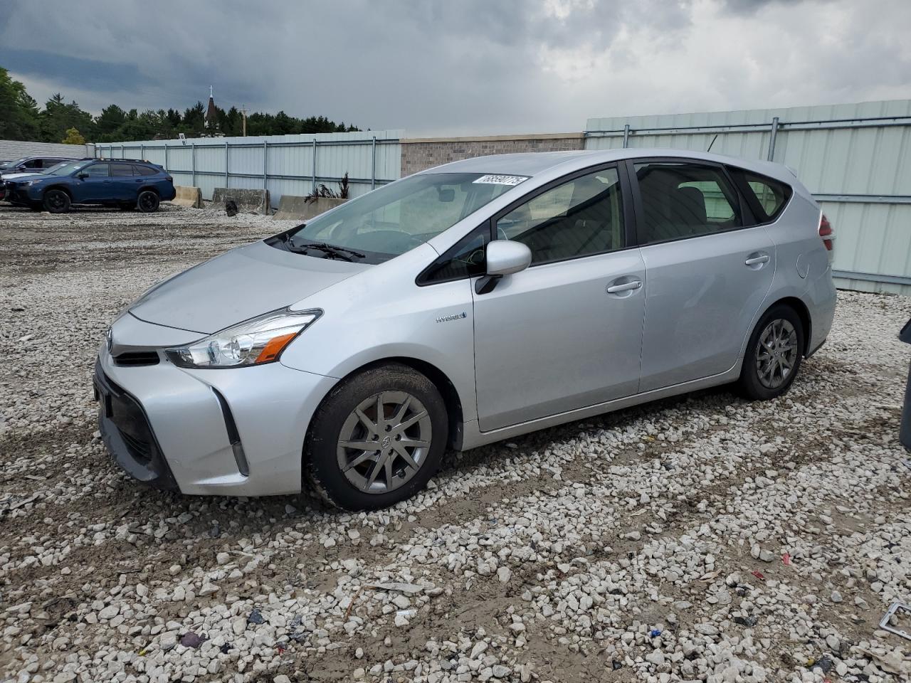 TOYOTA PRIUS V
