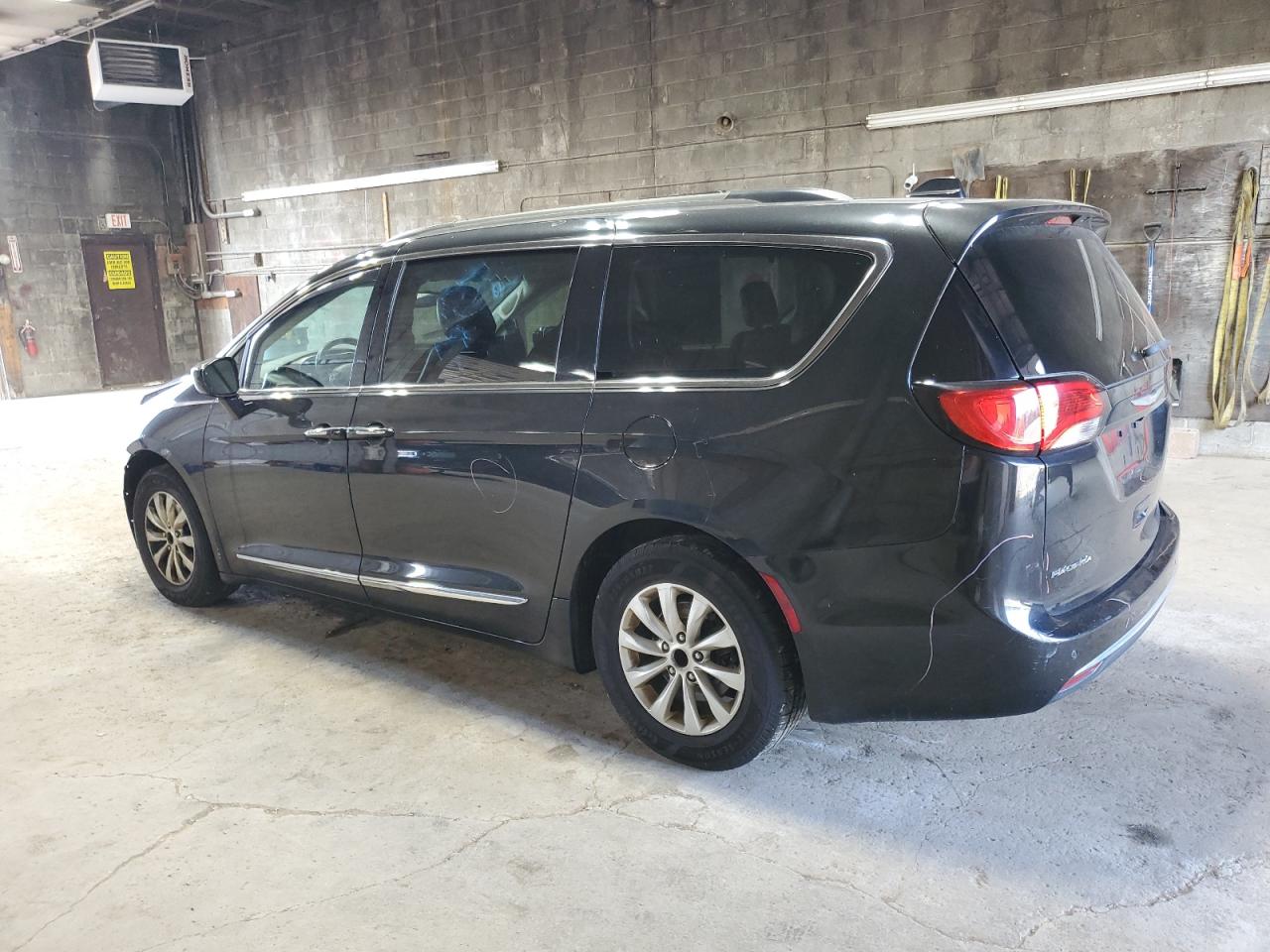 CHRYSLER PACIFICA TOURING L