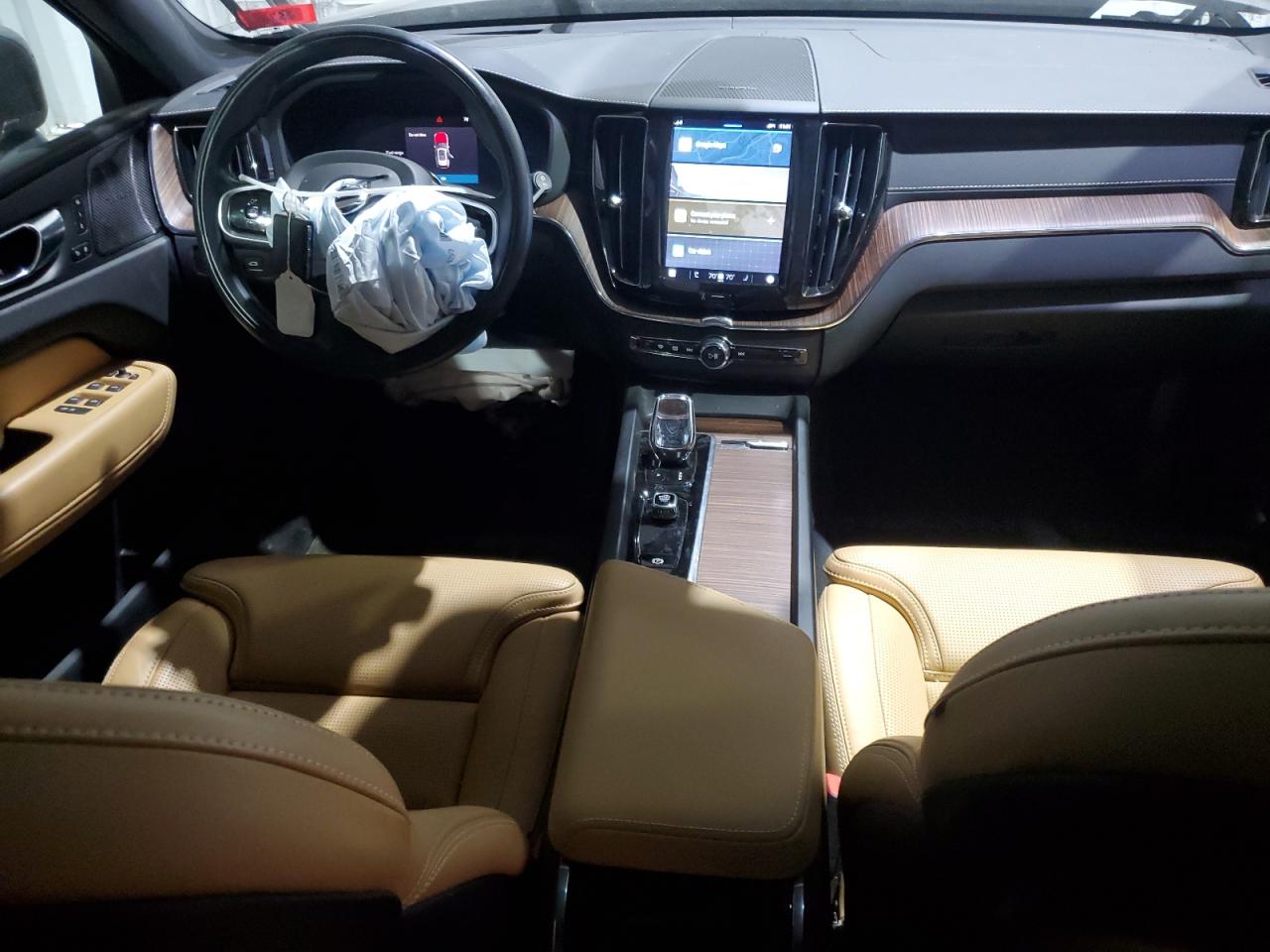 VOLVO XC60 B5 INSCRIPTION