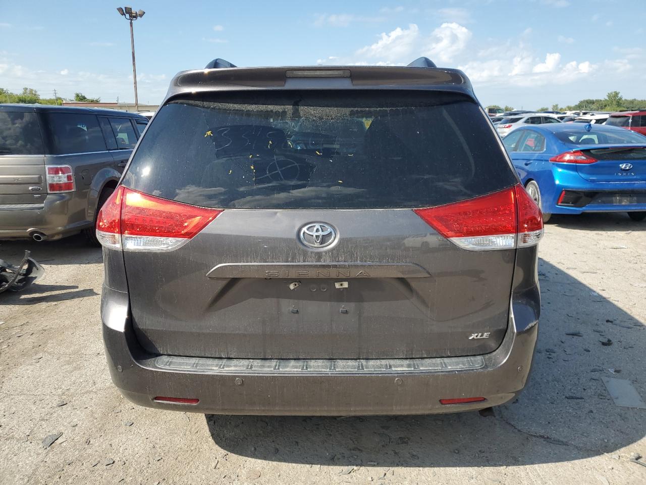TOYOTA SIENNA XLE