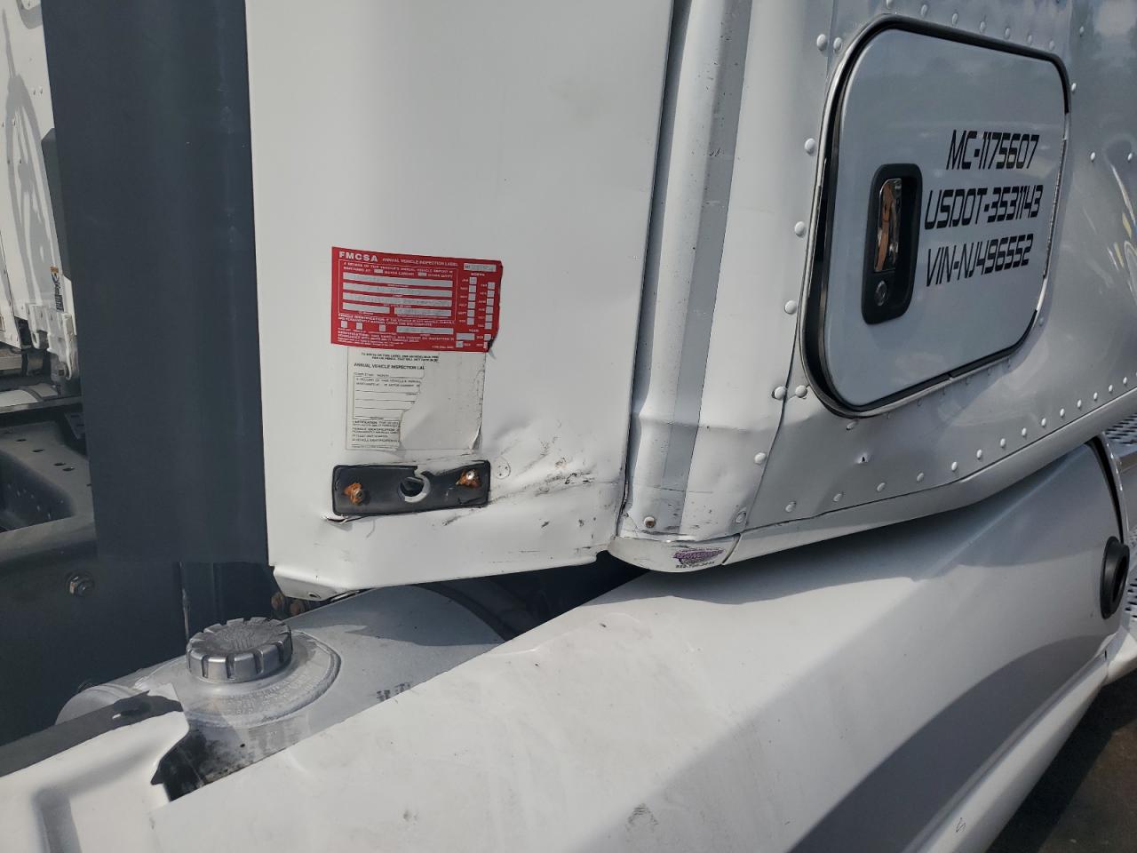 Lot #3284625335 2022 KENWORTH T680