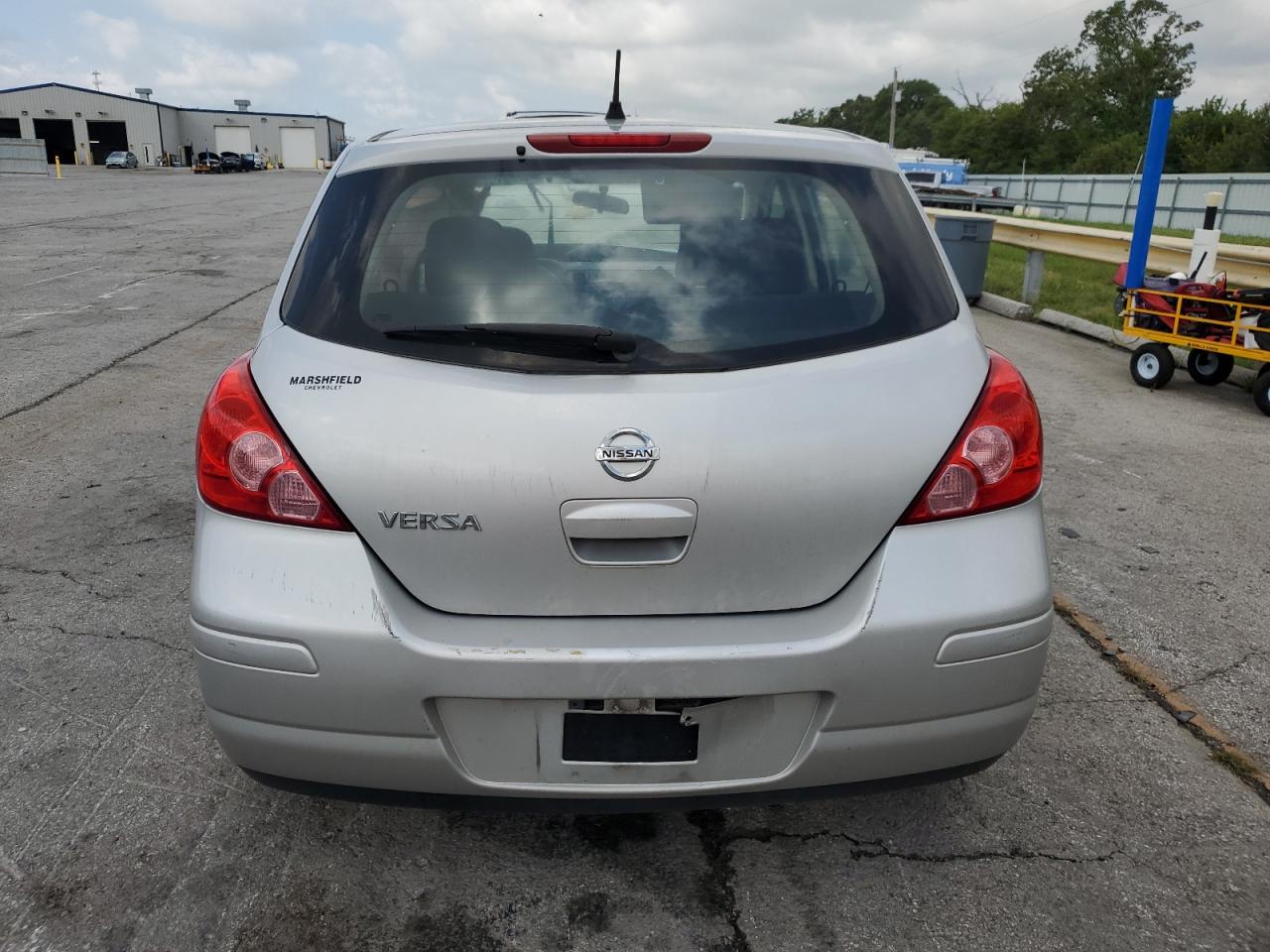 NISSAN VERSA S