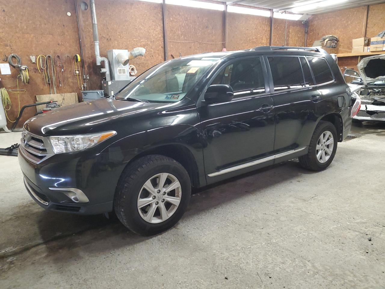 TOYOTA HIGHLANDER BASE