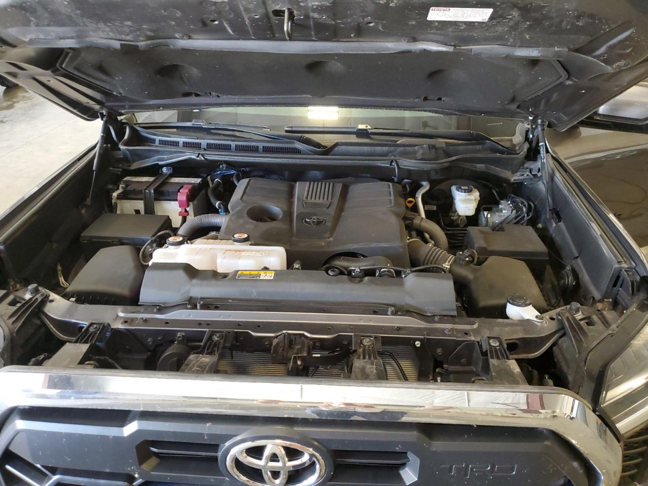 TOYOTA TUNDRA CREWMAX SR5