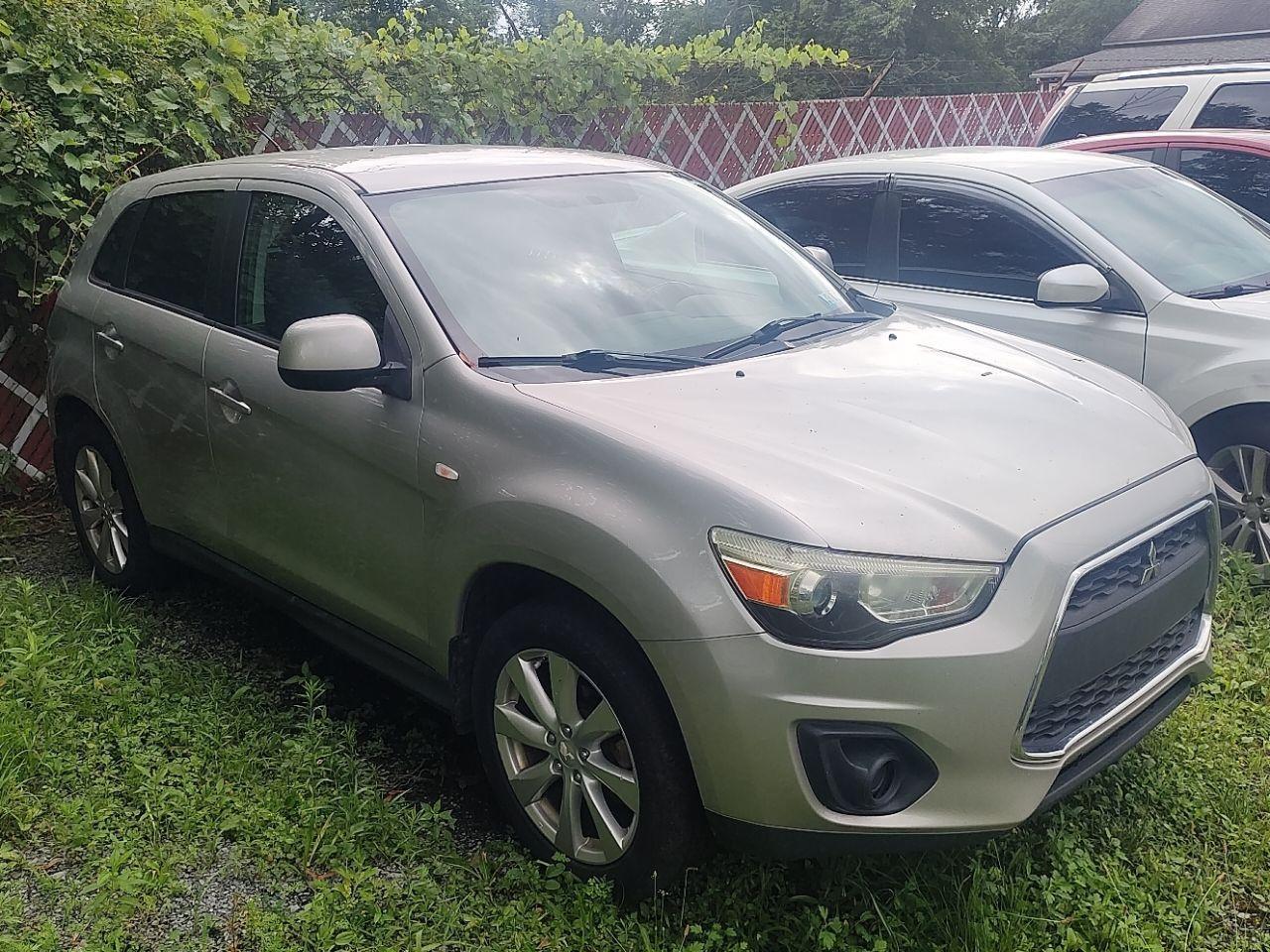 MITSUBISHI OUTLANDER ES