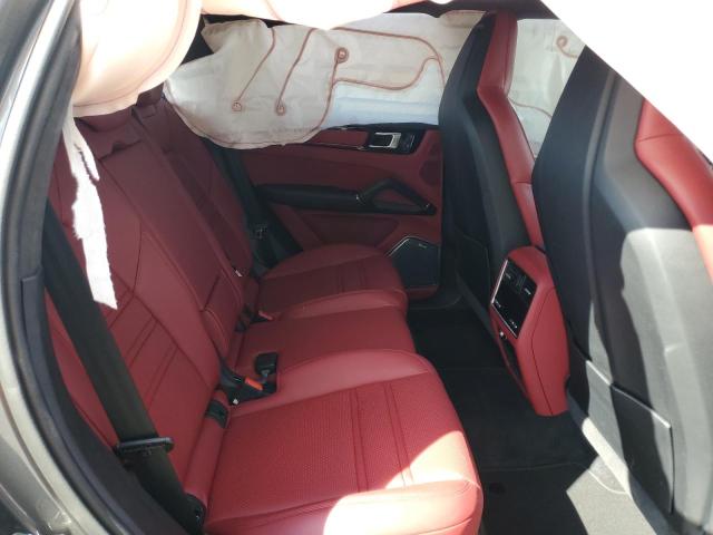2022 PORSCHE CAYENNE GTS WP1AG2AY3NDA39020