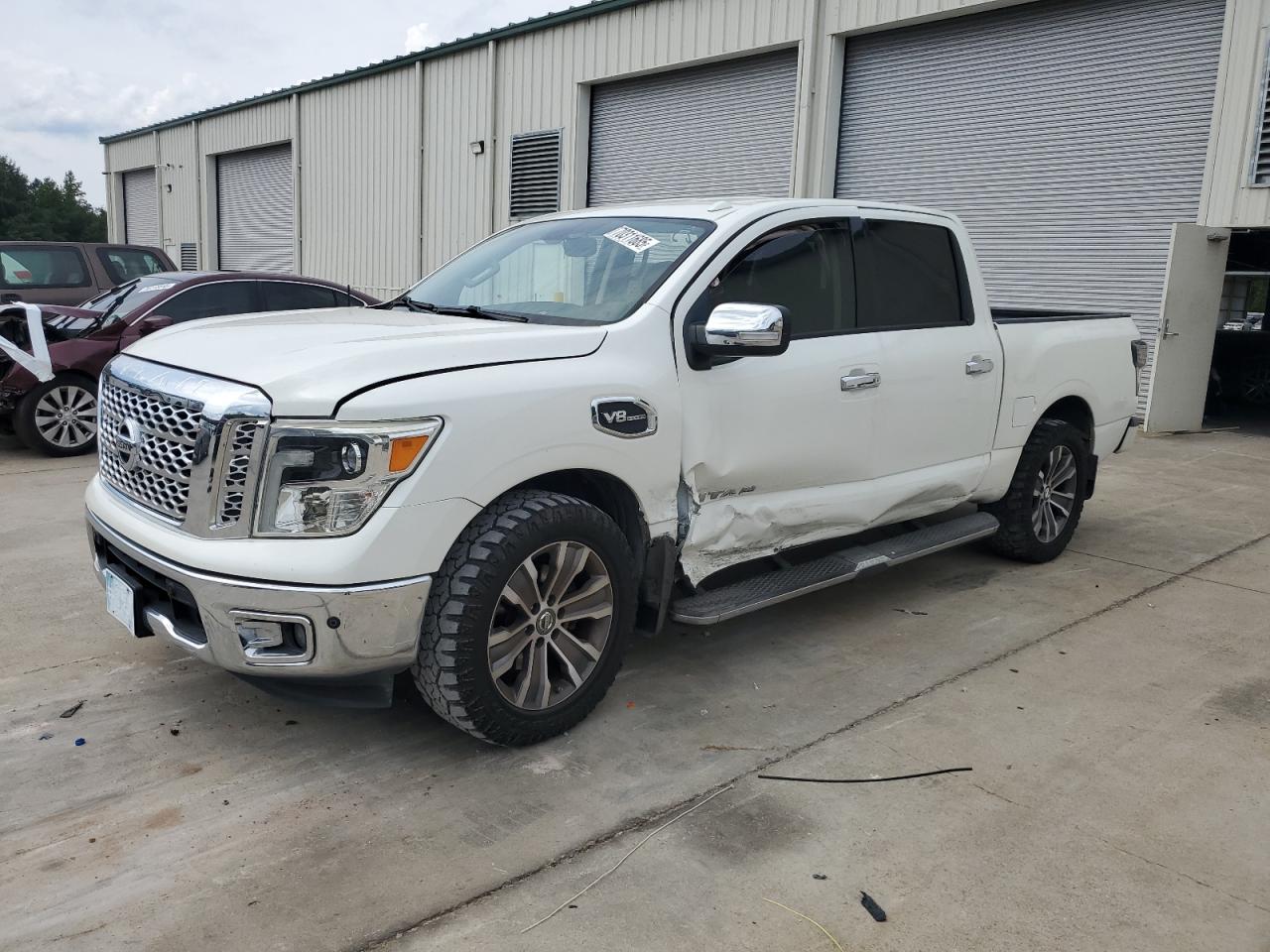 NISSAN TITAN SV