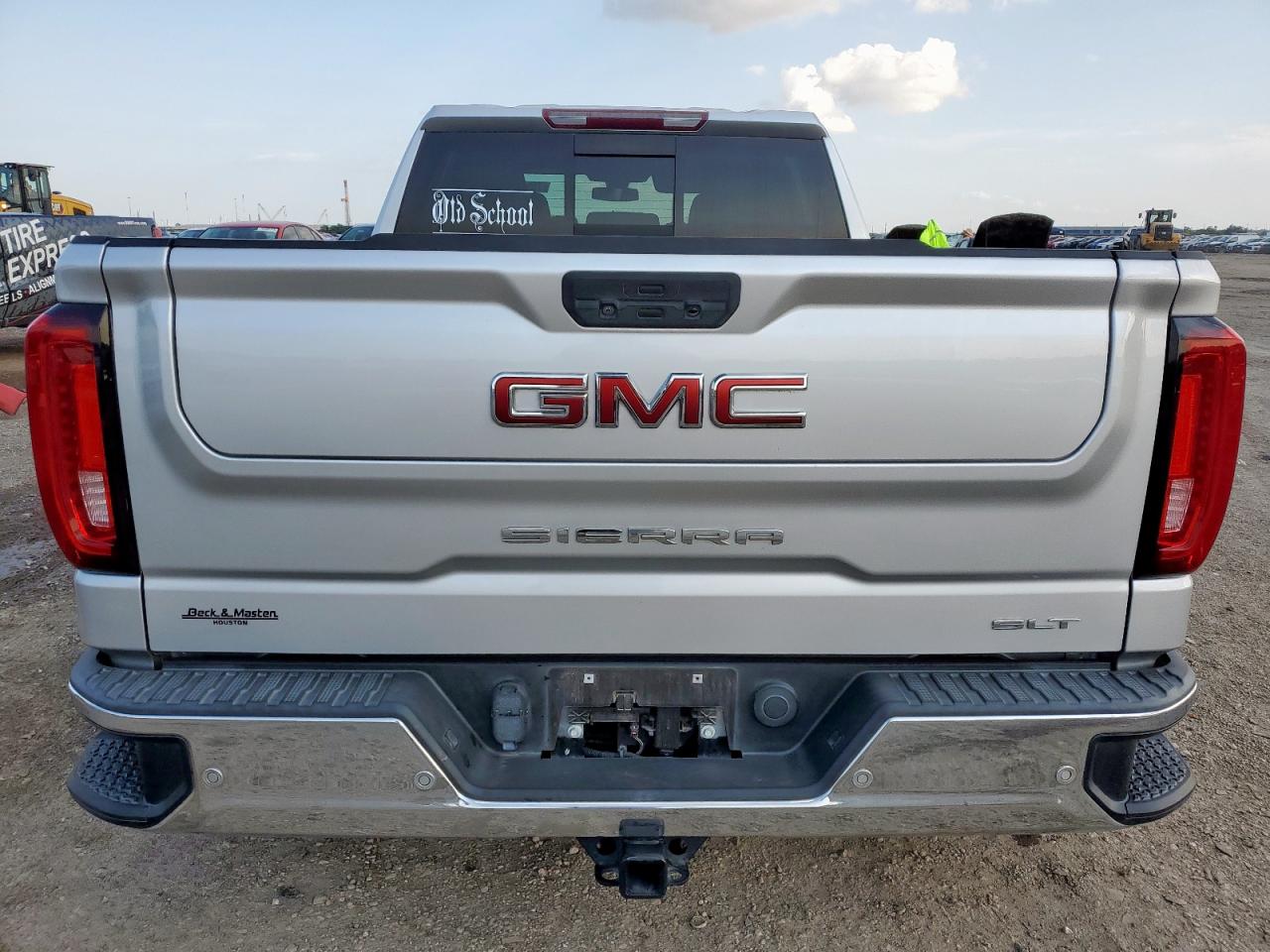 GMC SIERRA C1500 SLT