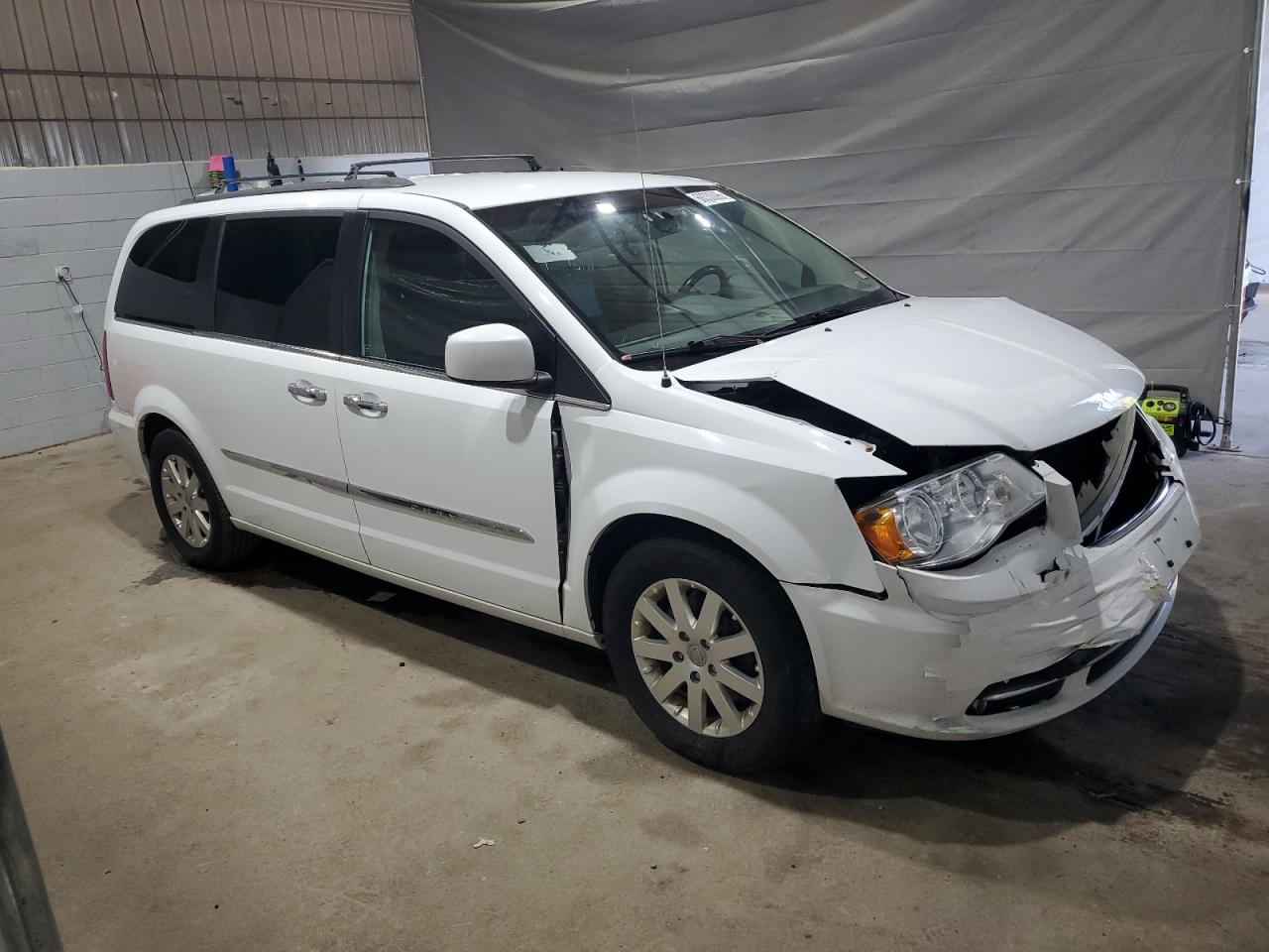 CHRYSLER TOWN & COUNTRY TOURING