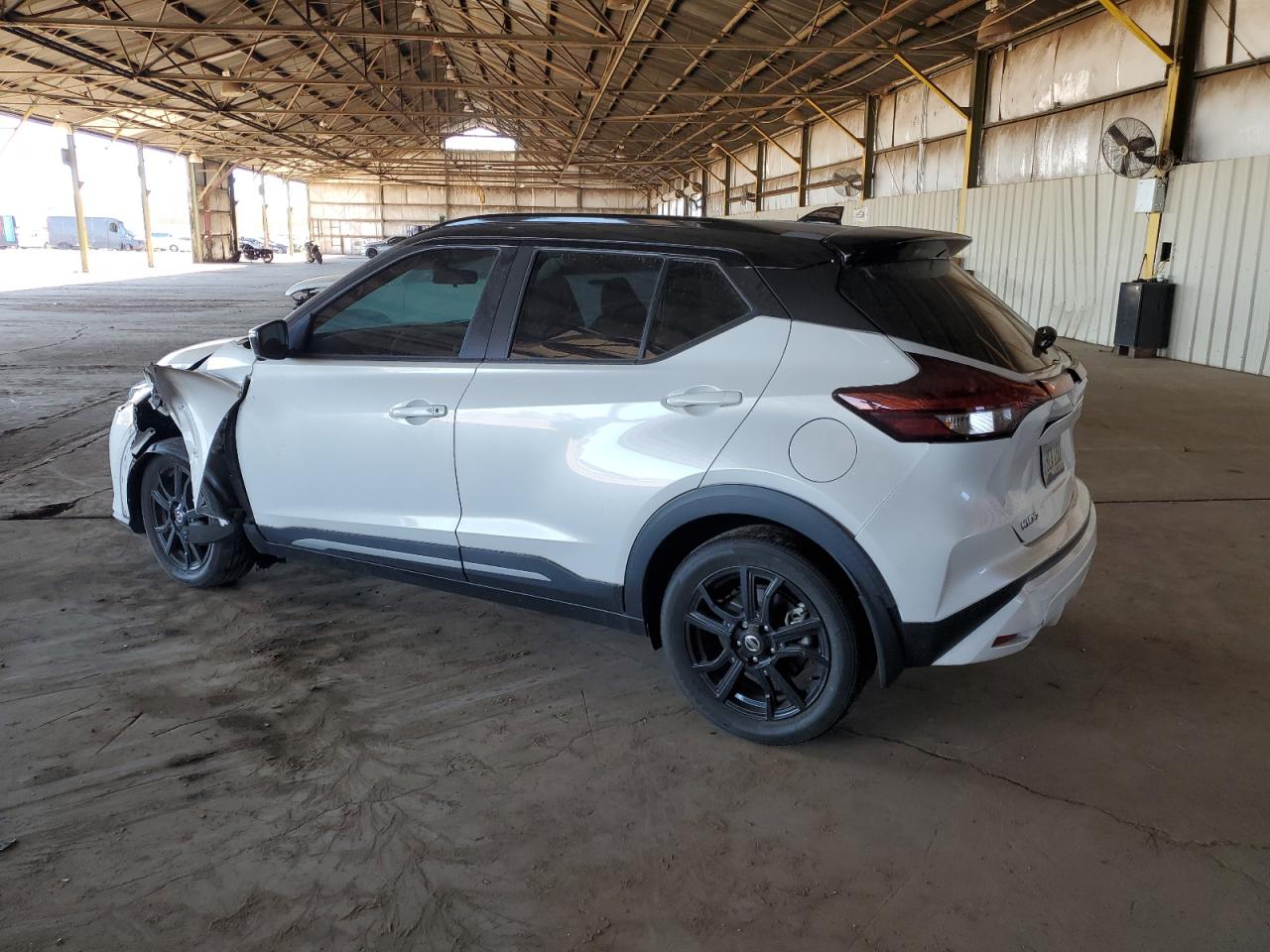 NISSAN KICKS SR