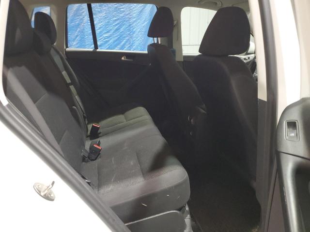 2015 VOLKSWAGEN TIGUAN S WVGBV7AX5FW582595
