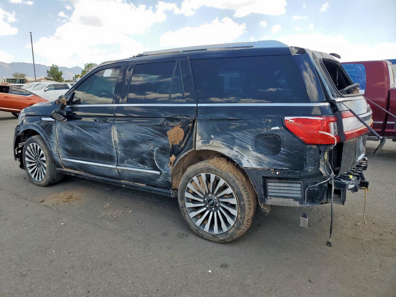 LINCOLN NAVIGATOR RESERVE