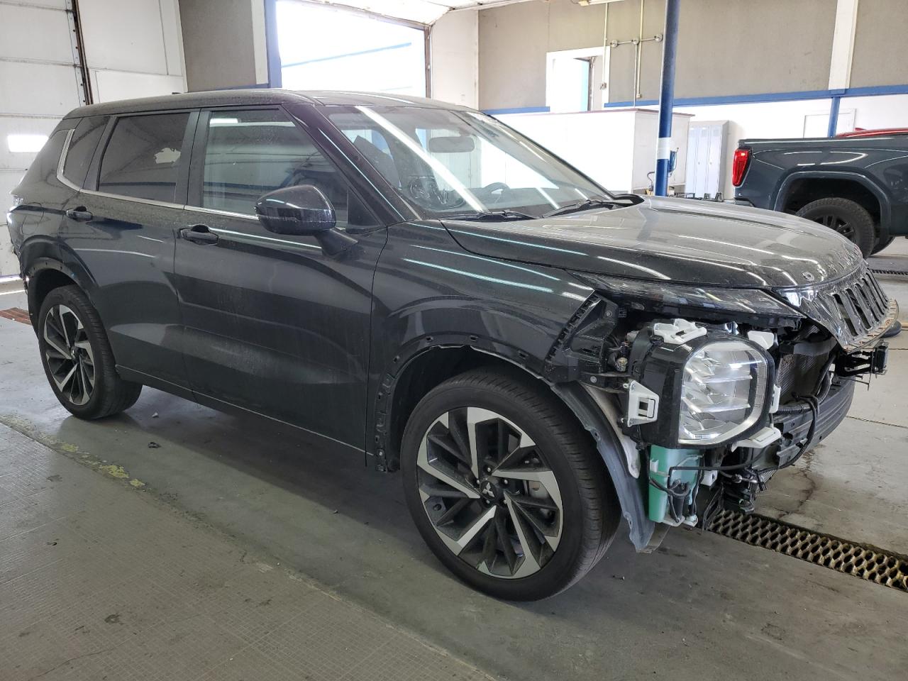 MITSUBISHI OUTLANDER SE