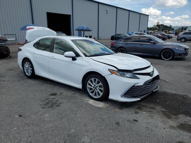 2021 TOYOTA CAMRY LE 4T1C11AK4MU576068