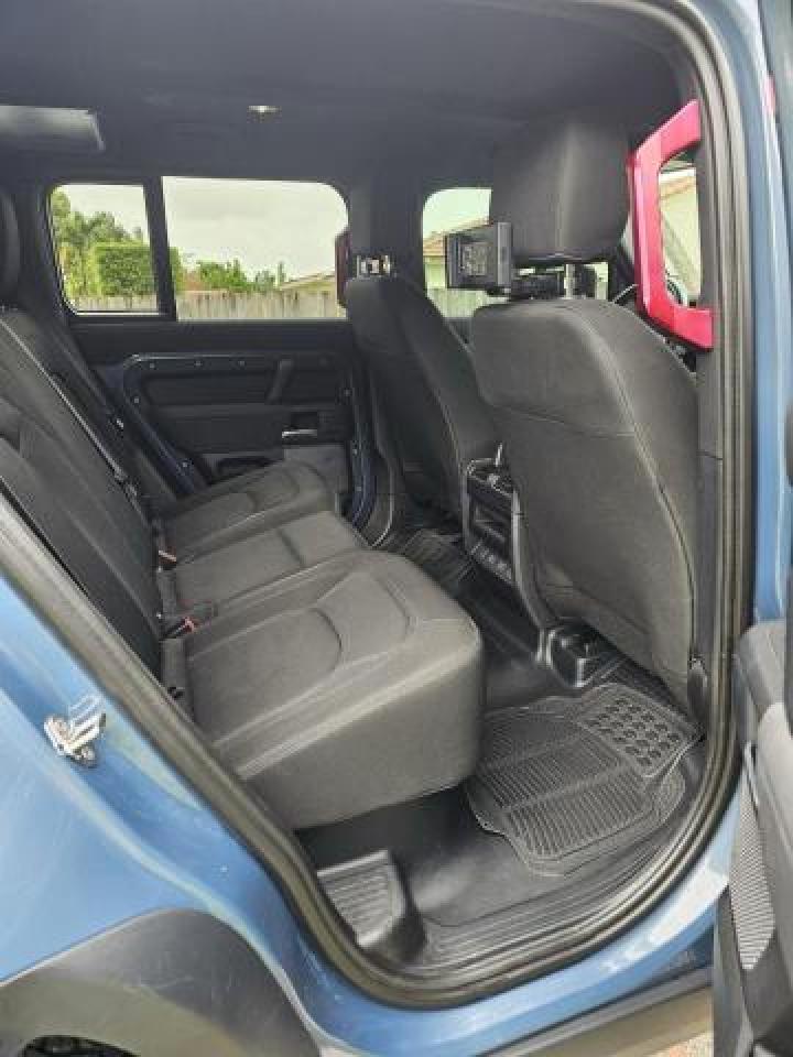 LAND ROVER DEFENDER 110