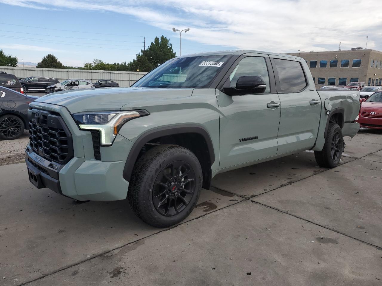 TOYOTA TUNDRA CREWMAX LIMITED