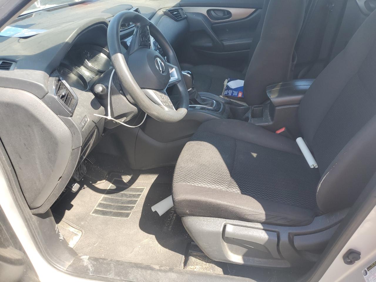 NISSAN ROGUE SPORT S