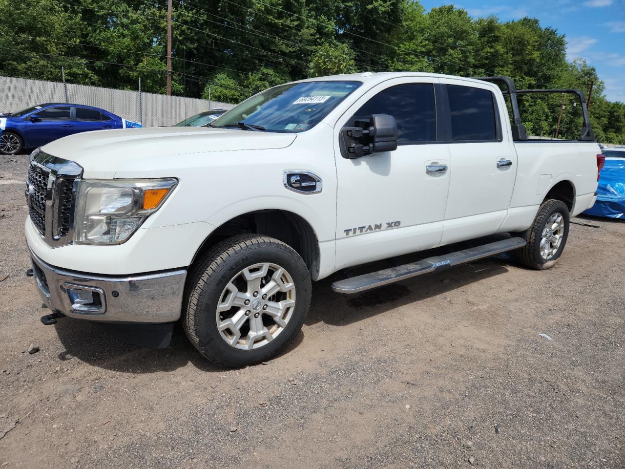 NISSAN TITAN SL