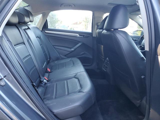 2017 VOLKSWAGEN PASSAT SE 1VWBT7A31HC070180