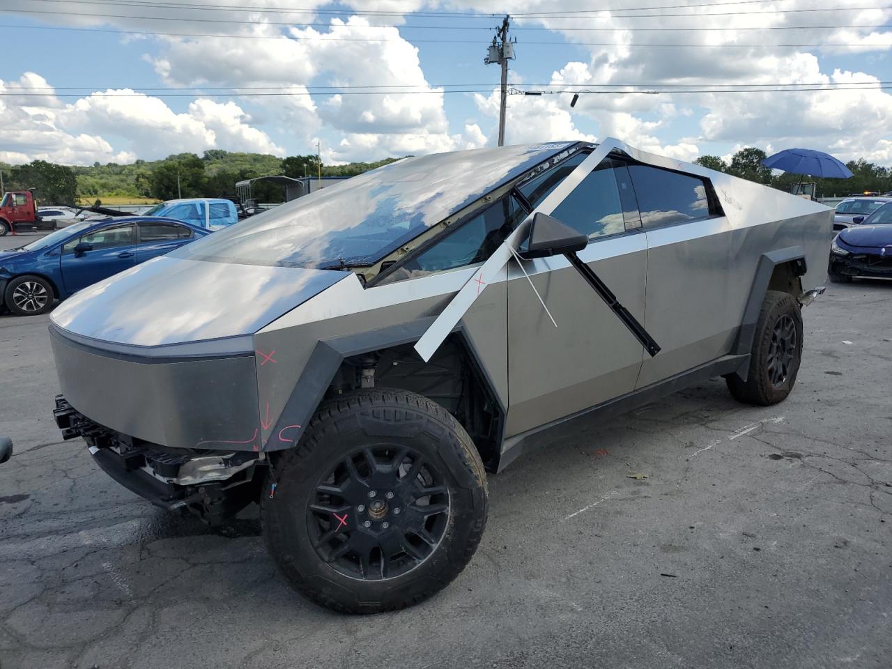 TESLA CYBERTRUCK