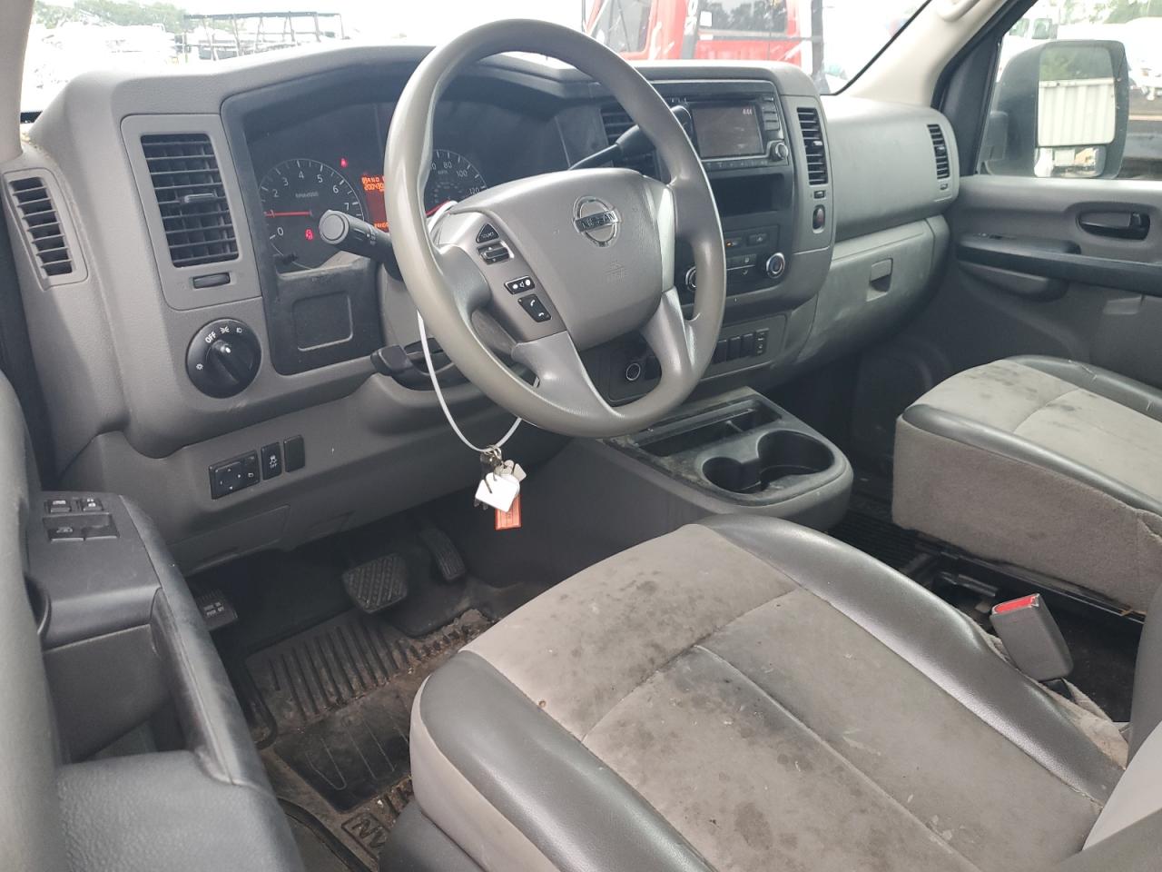 NISSAN NV2500 2500 S