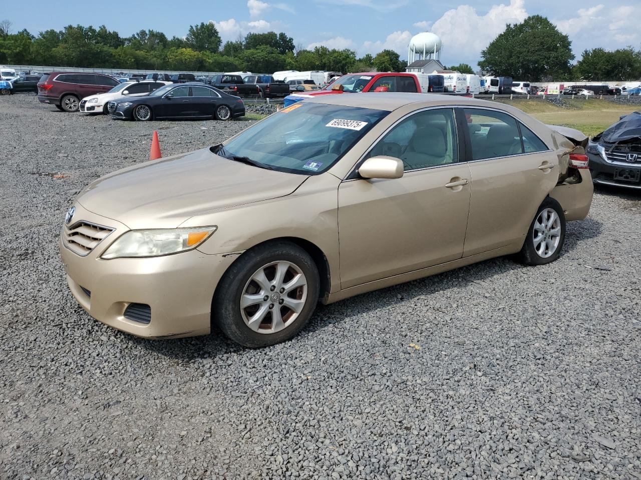 TOYOTA CAMRY BASE
