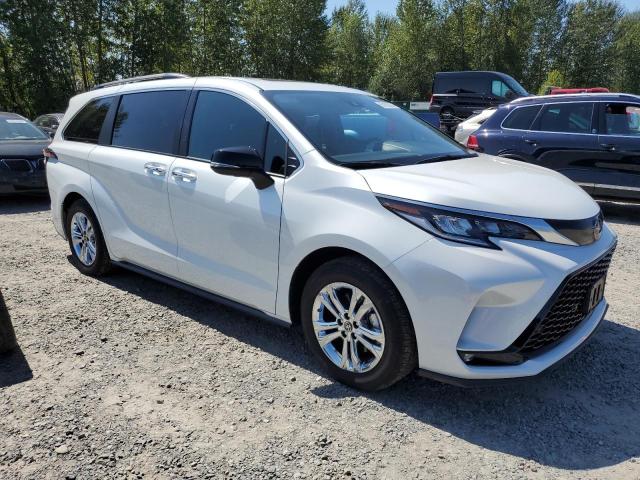 2023 TOYOTA SIENNA XSE 5TDCSKFC0PS083909