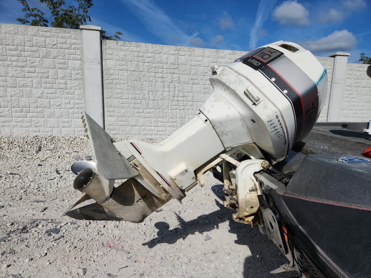 Lot #3279624773 1988 STRATOS BOAT W/TRL