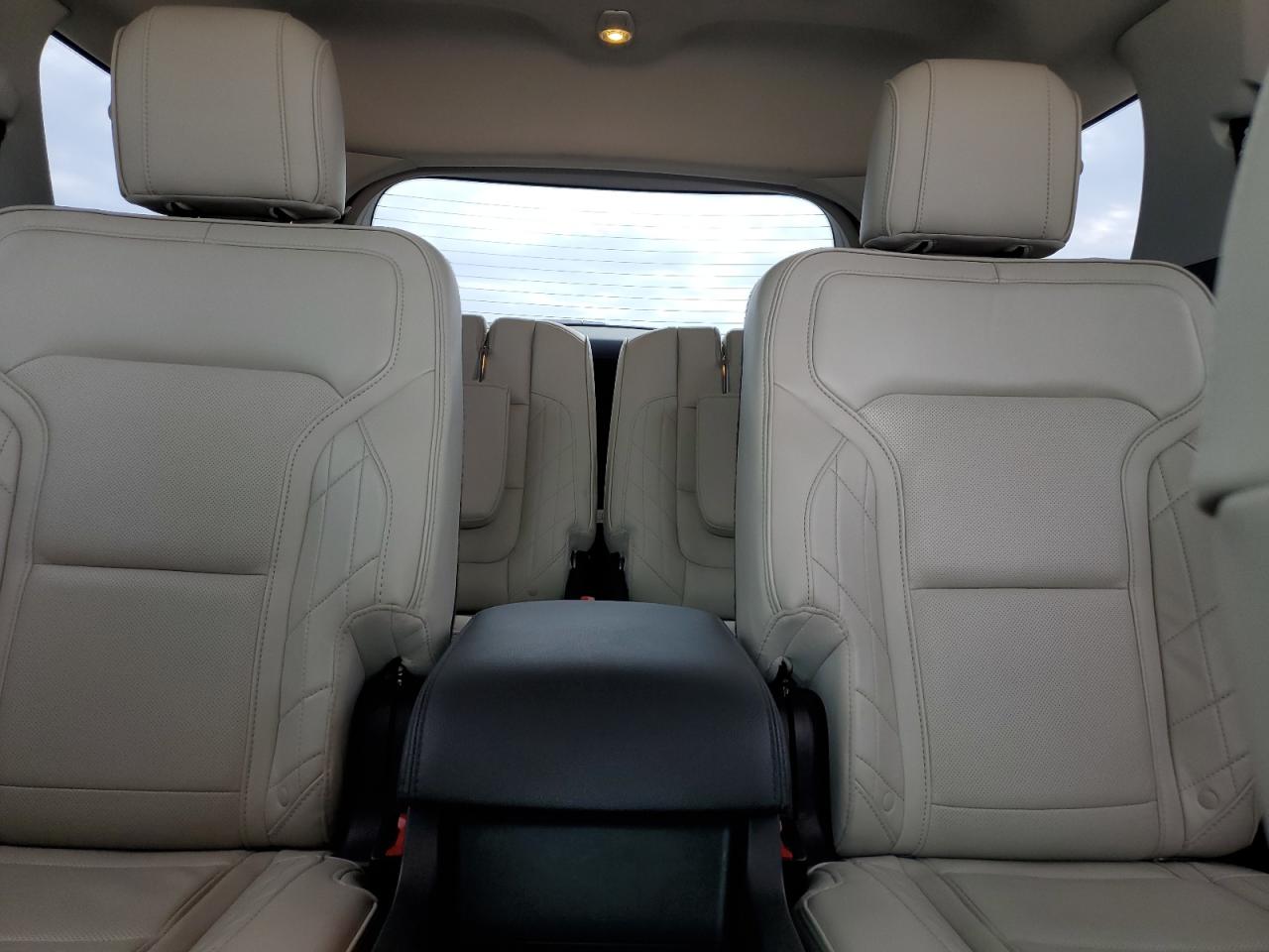 FORD EXPLORER PLATINUM