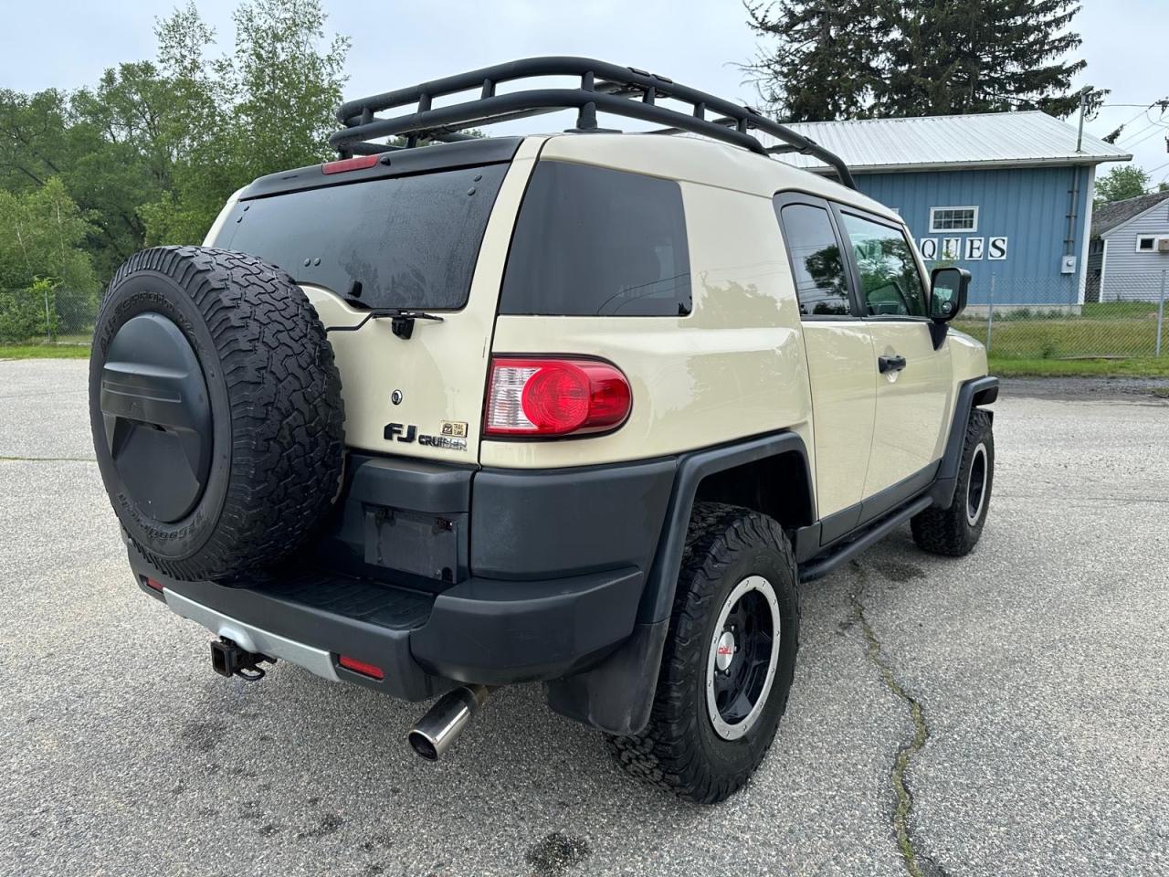 TOYOTA FJ CRUISER