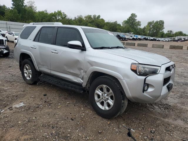 2018 TOYOTA 4RUNNER SR JTEBU5JR0J5523848
