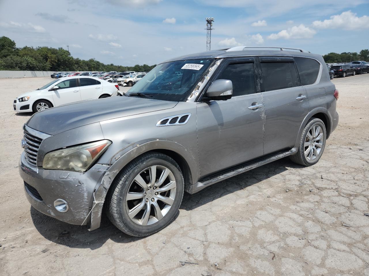 INFINITI QX56