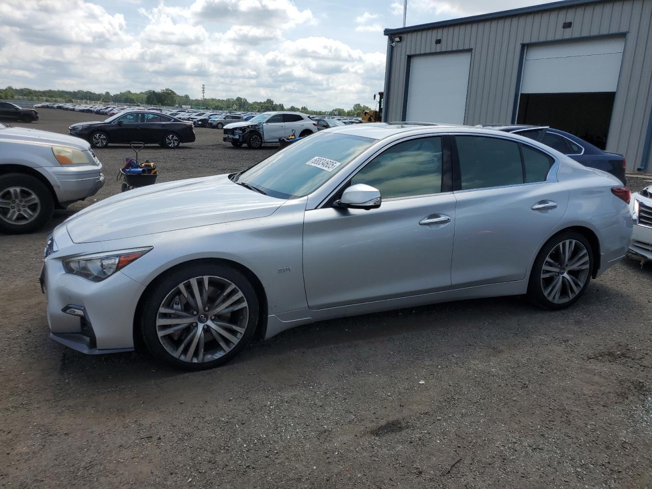 INFINITI Q50 LUXE