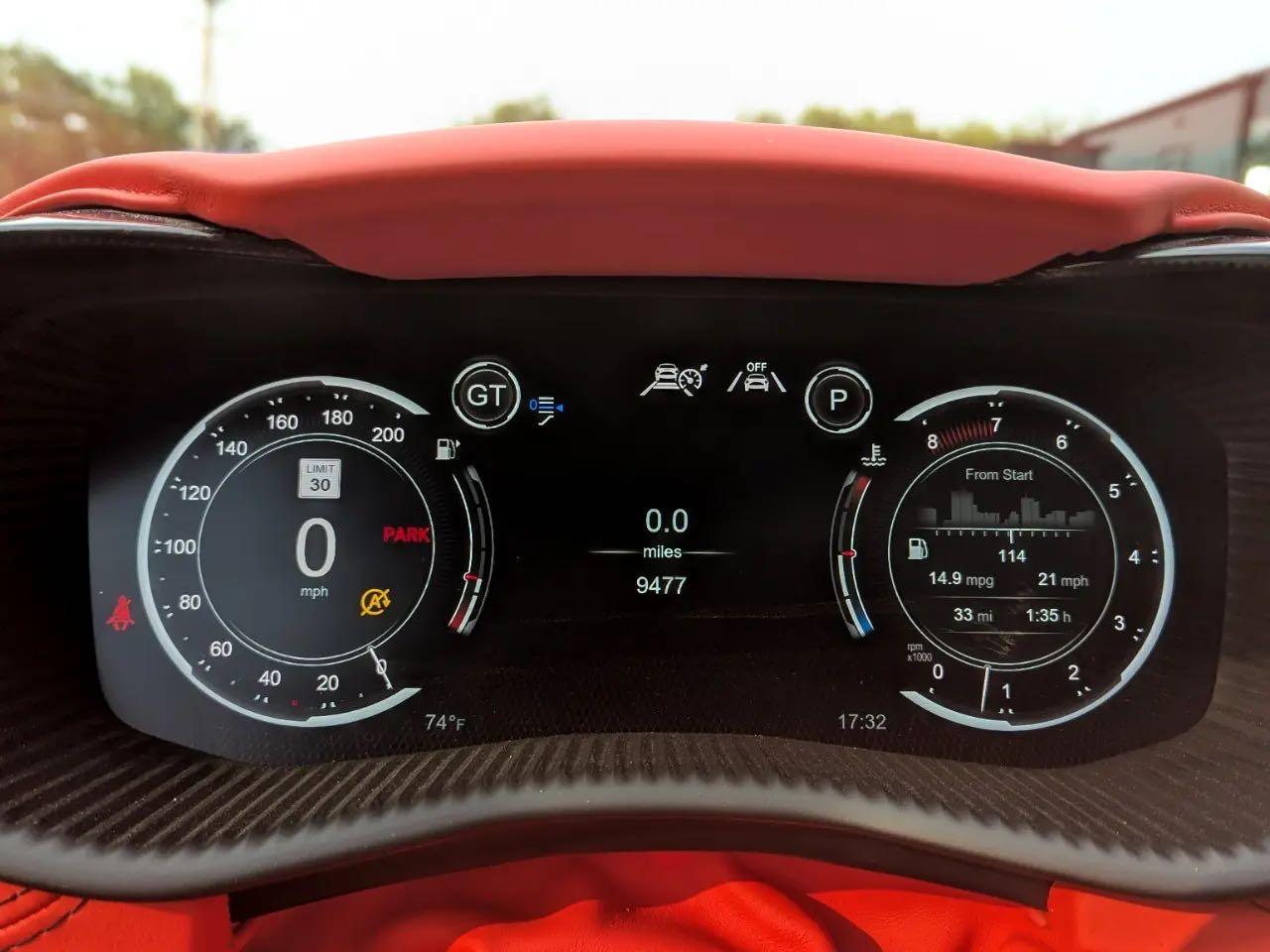 ASTON MARTIN DBX 707