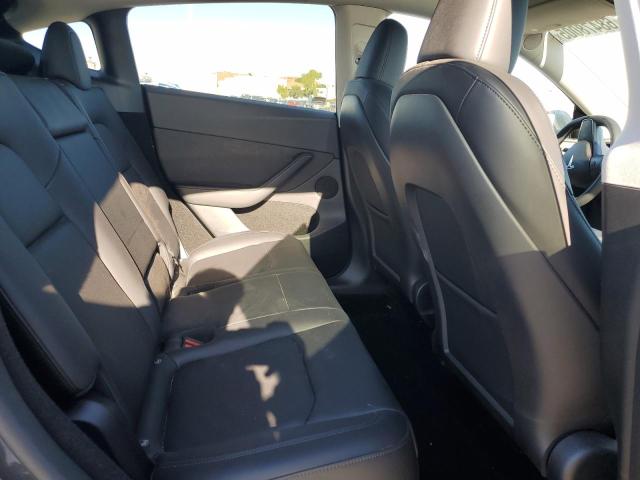 2024 TESLA MODEL Y 7SAYGDEE1RF025808