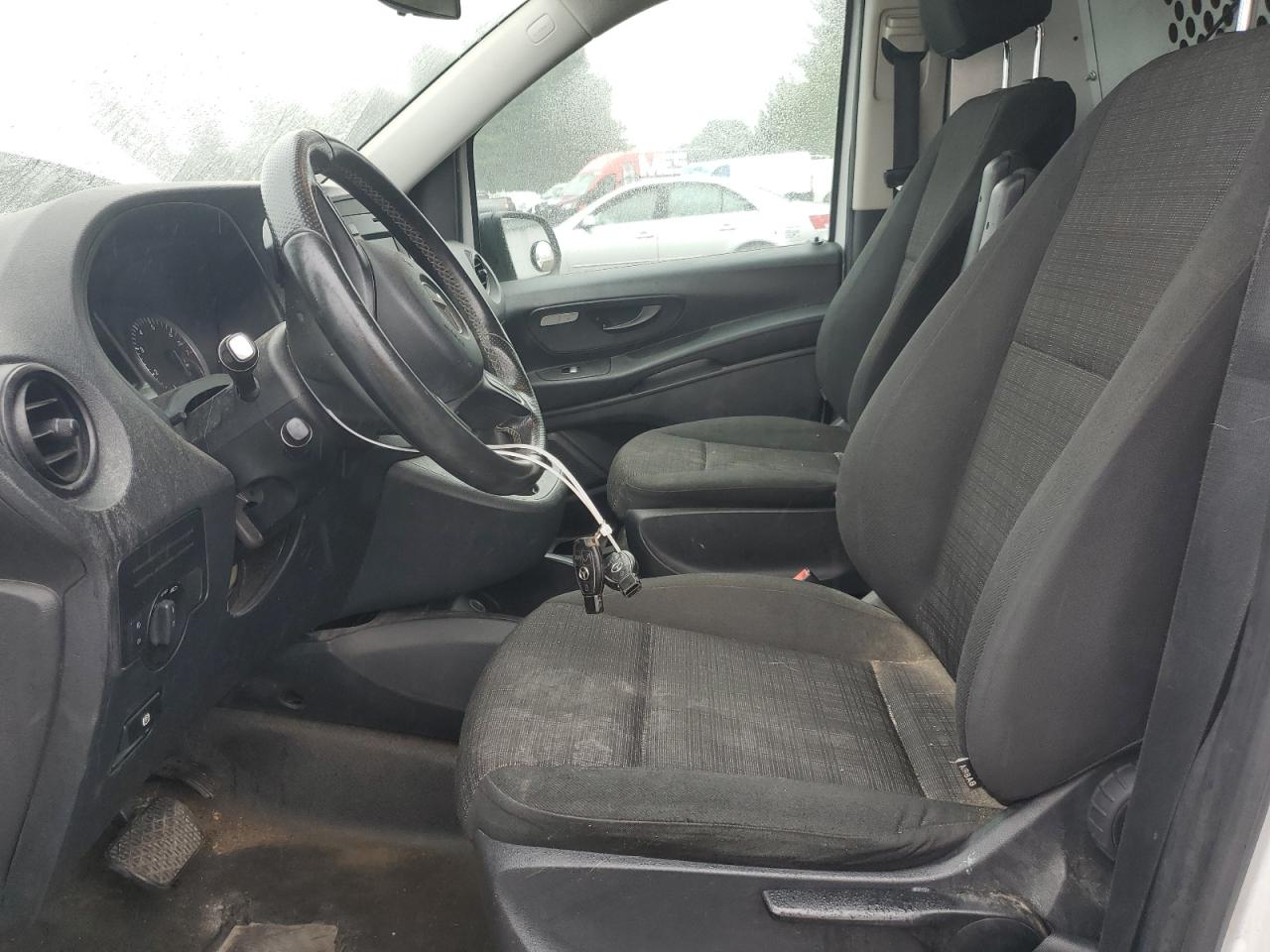 MERCEDES-BENZ METRIS