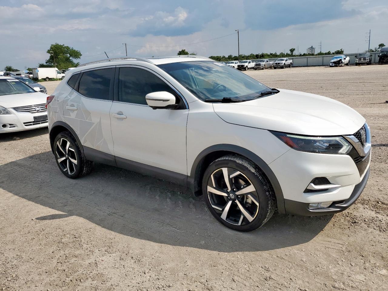 NISSAN ROGUE SPORT S