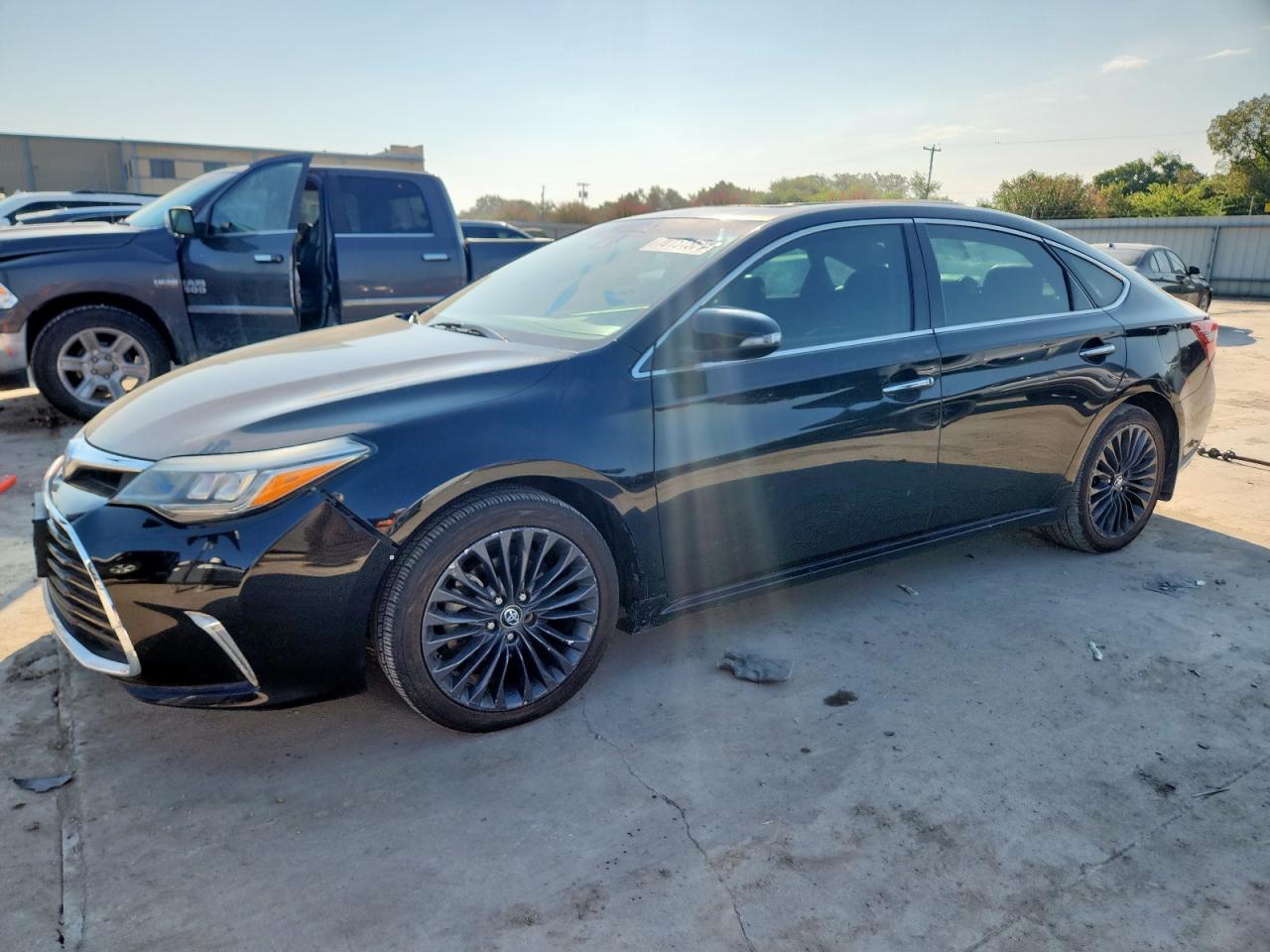 TOYOTA AVALON XLE