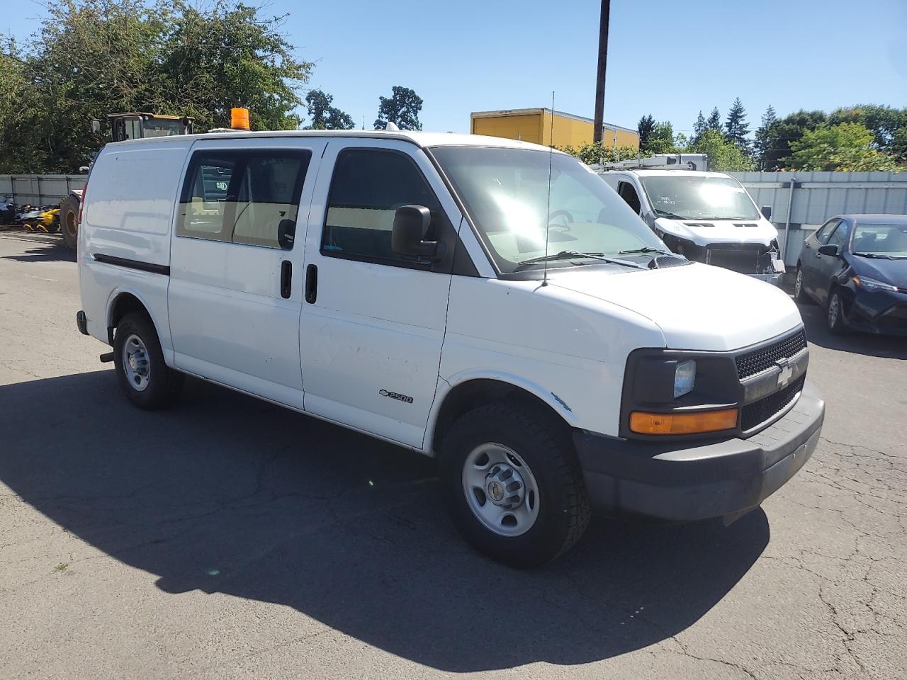 Lot #3210850931 2004 CHEVROLET EXPRESS G2